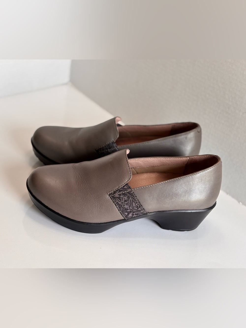 Dansko Jessica Women's Gray Leather Slip On Clogs Comfort Shoes Size 39/ US 8.5 - Picture 16 of 16